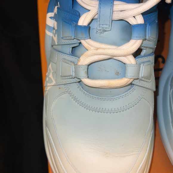 Authentic Limited Edition Louis Vuitton Archlight Escale Sneaker - Picture 9 of 10